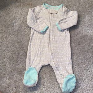 🛍infant sleeper size 0-3 months 🛍